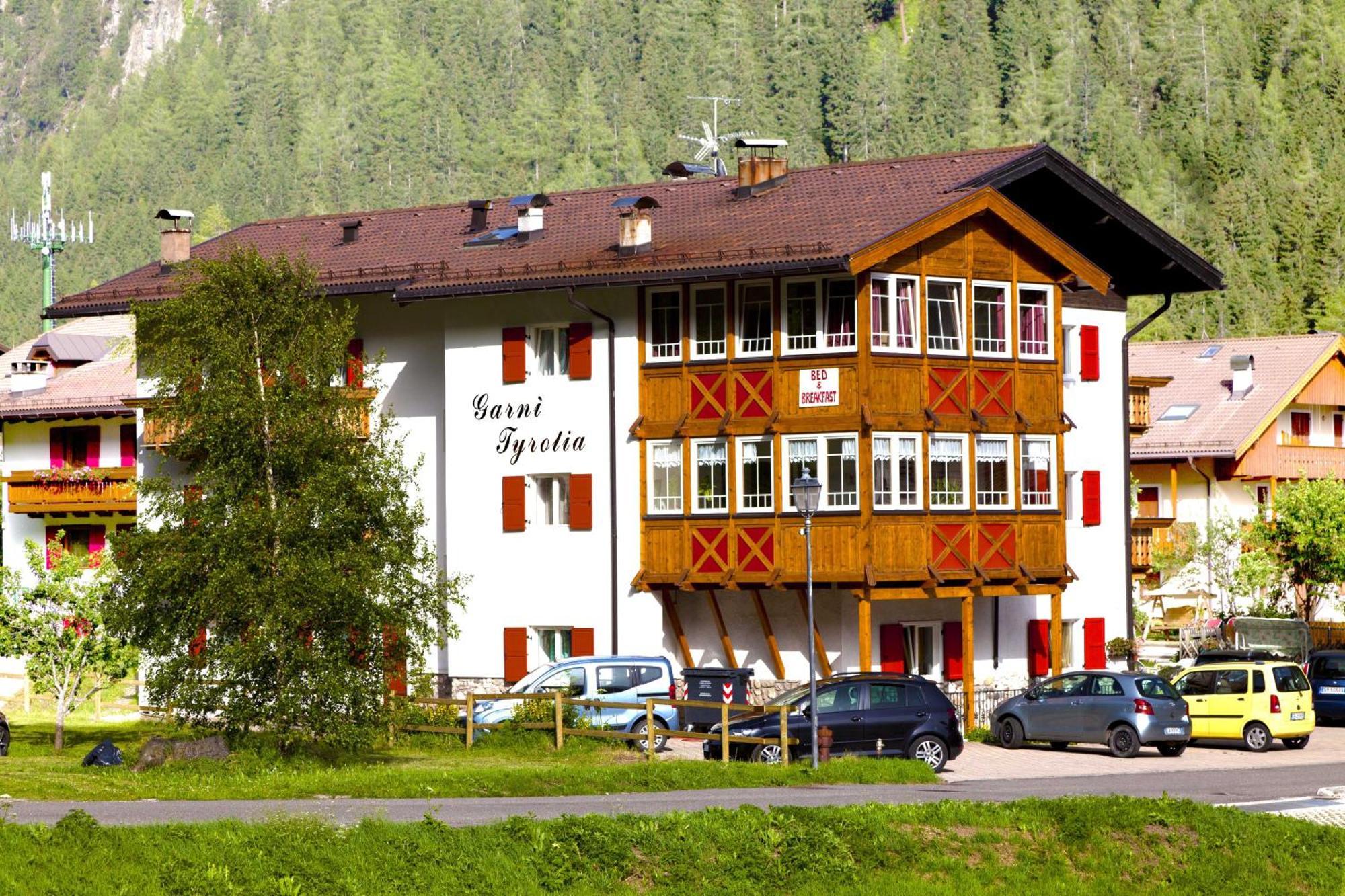 Garni Tyrolia Campitello di Fassa Exterior foto