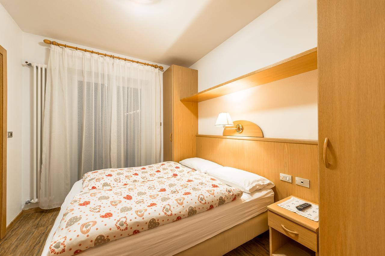 Garni Tyrolia Campitello di Fassa Exterior foto